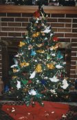 Our tree with multicolored origami models is very beautiful in reallife.